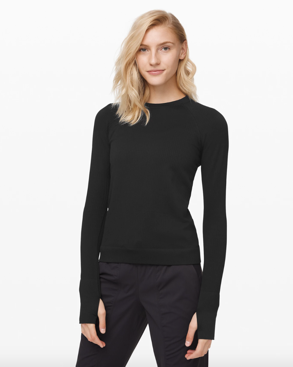 Rest Less Pullover in black 