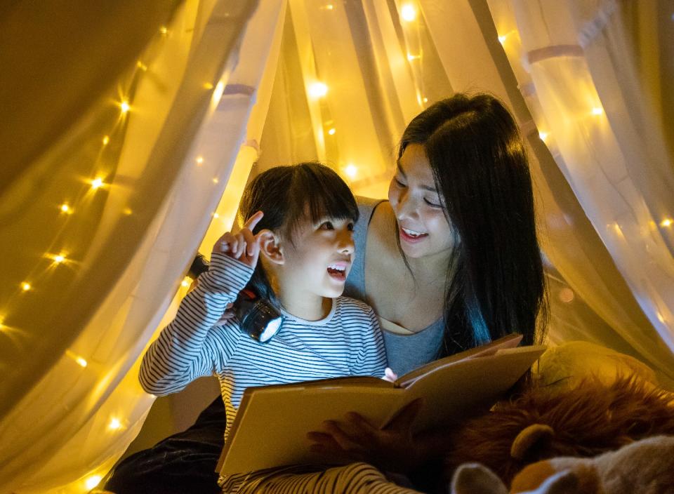 Perfect your story time routine and help your toddler love reading with these tips. (Source: iStock)