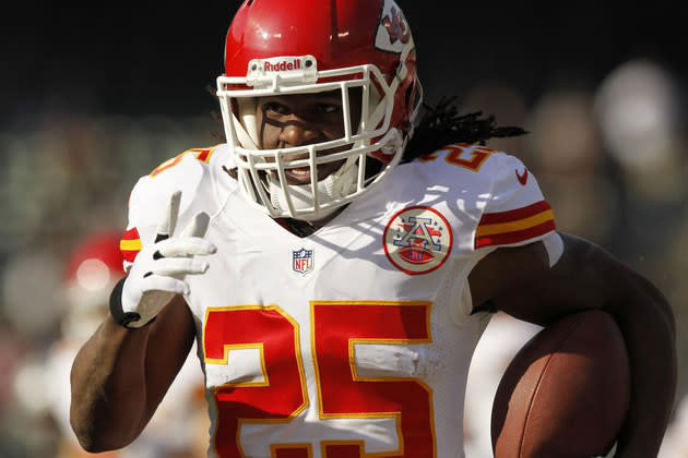 Jamaal Charles vs. Raiders — in one perfect photo 