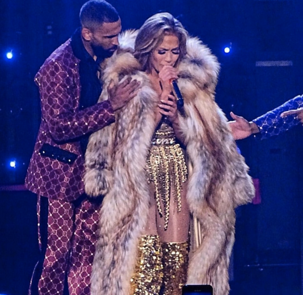 Jennifer Lopez In Real Fur - Haute Acorn Fur Magazine