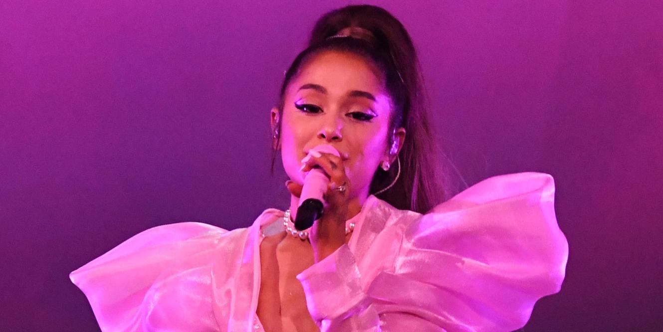 Ariana Grande Uses Snapchat to Sell 'Sweetener' Merchandise