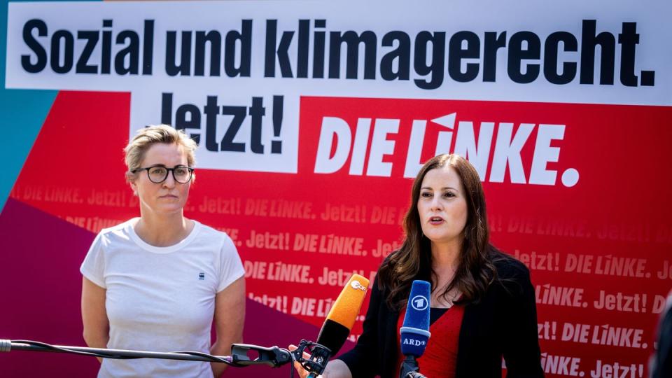 Die Linken-Vorsitzenden Susanne Hennig-Wellsow (l) und Janine Wissler. Wissler ist zusammen mit Dietmar Bartsch auch Spitzenkandidatin für die Bundestagswahl.