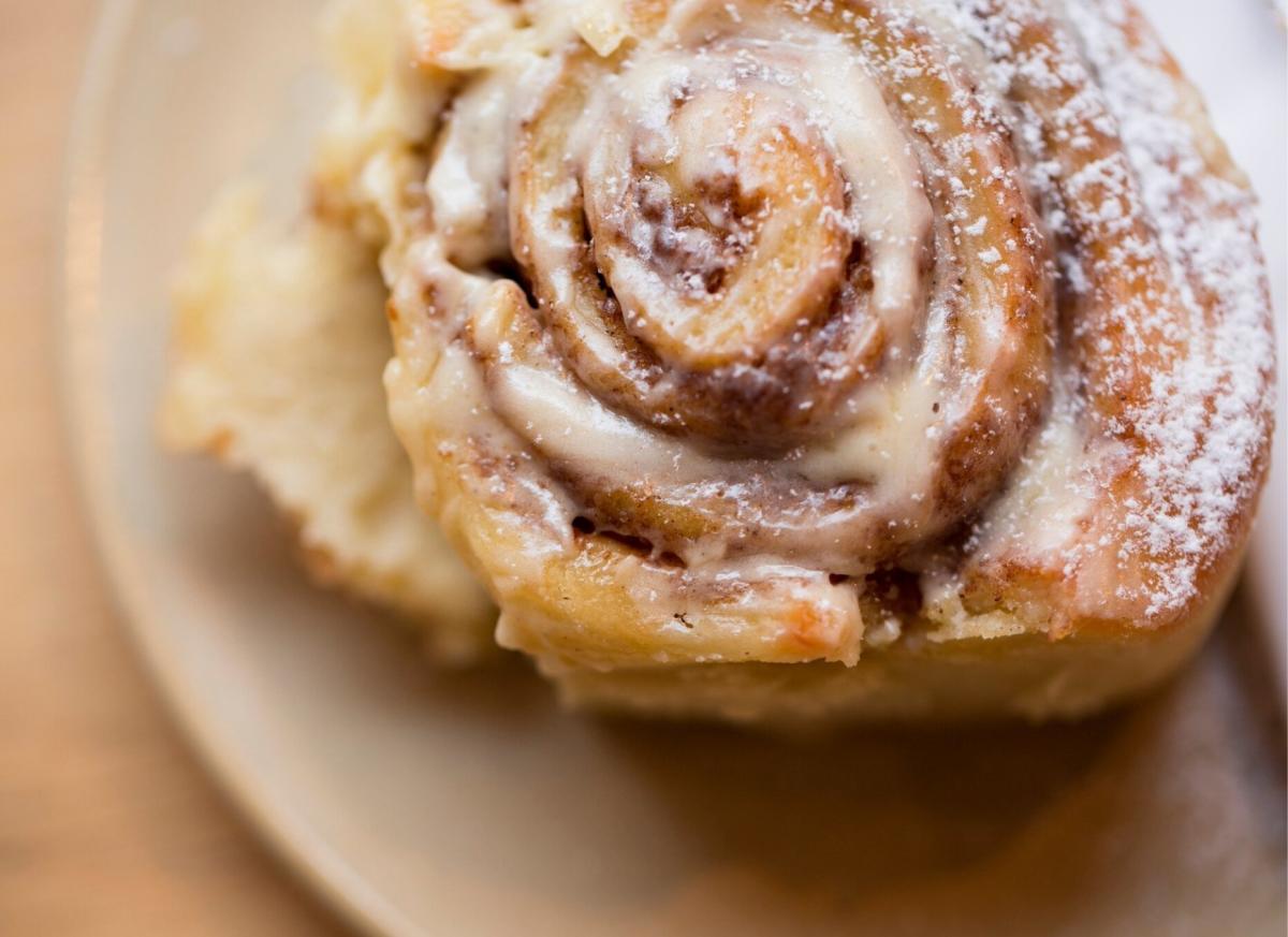 AnyTime Cinnamon Rolls Pan - Rhodes Bake-N-Serv