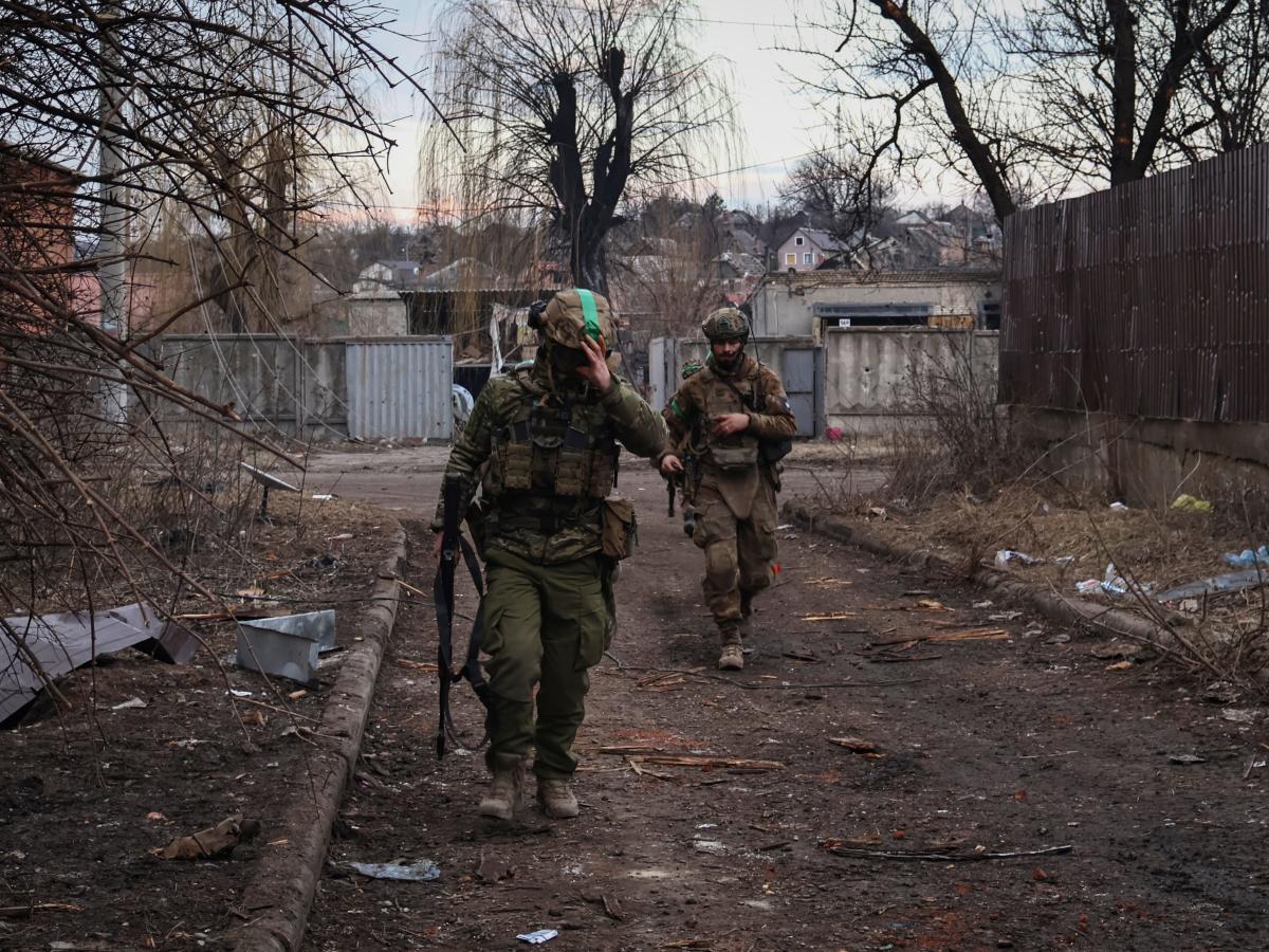 Украинский солдат заявил, что российские военные используют «идиотов, взятых из тюрьмы», чтобы стрелять и находить силы противника: отчет