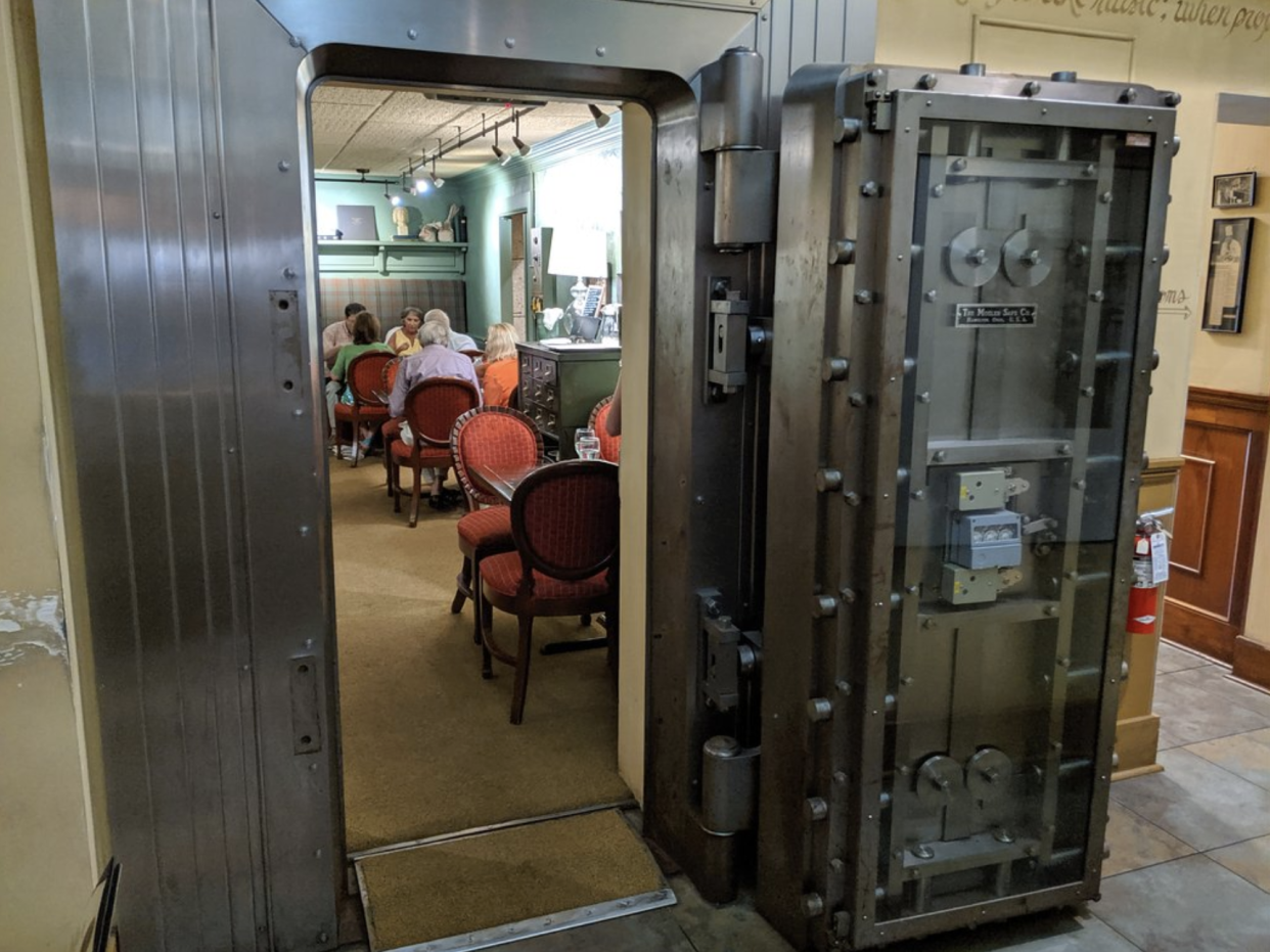 Coldwater Cafe vault dining room