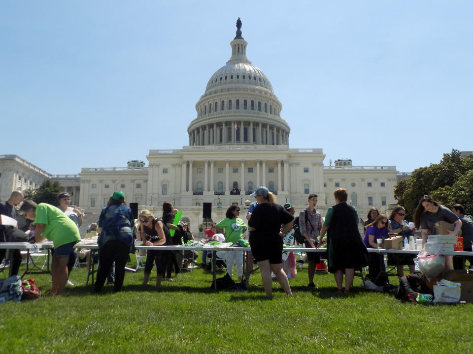 Dozens of advocates, consumers and vendors of the botanical drug kratom gathered for a rally in Washington last week, ahead of three days of meetings with legislative aides. (Photo: Matt Kelley)