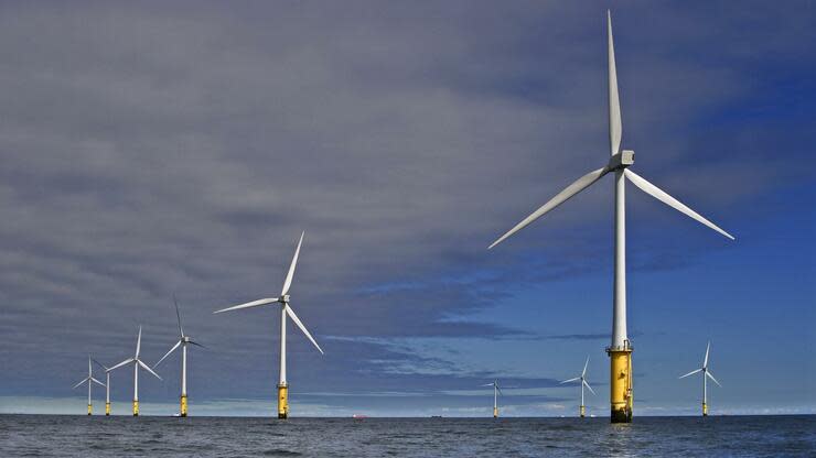 Premierminister Boris Johnson will bis 2030 alle Haushalte mit Strom aus Offshore-Windparks versorgen. Foto: dpa