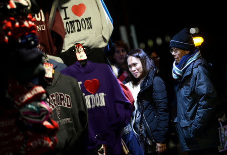 Tourists visit central London, Britain, November 16, 2017. Picture taken November 16, 2017. REUTERS/Mary Turner