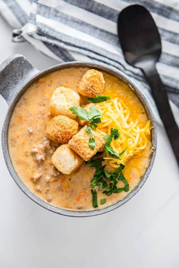 Slow Cooker Cheeseburger Soup