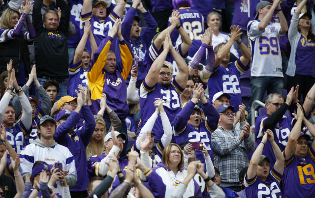 Minnesota Wild fans went insane at Xcel Center celebrating Vikings last  second win