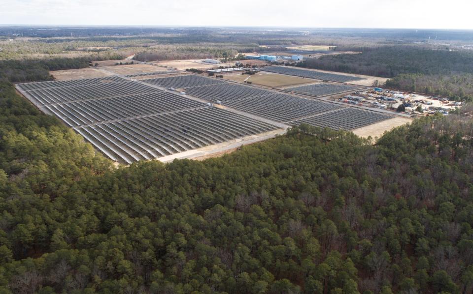 A vast field of solar panels stands on the Toms River Ciba-Geigy Superfund site property. Toms River, NJMonday, January 10, 2022 