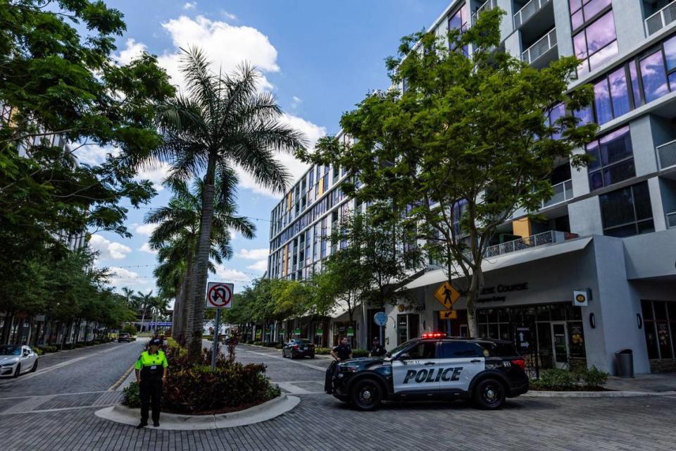 Police cruisers are stationed before the roundabout inside CityPlace Doral on Saturday, April 6, 2024. D.A. Varela/dvarela@miamiherald.com