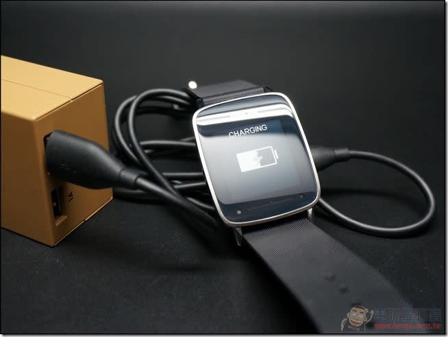ASUS VivoWatch 開箱評測 – 續航力超長、可偵測快樂指數的智慧運動手錶