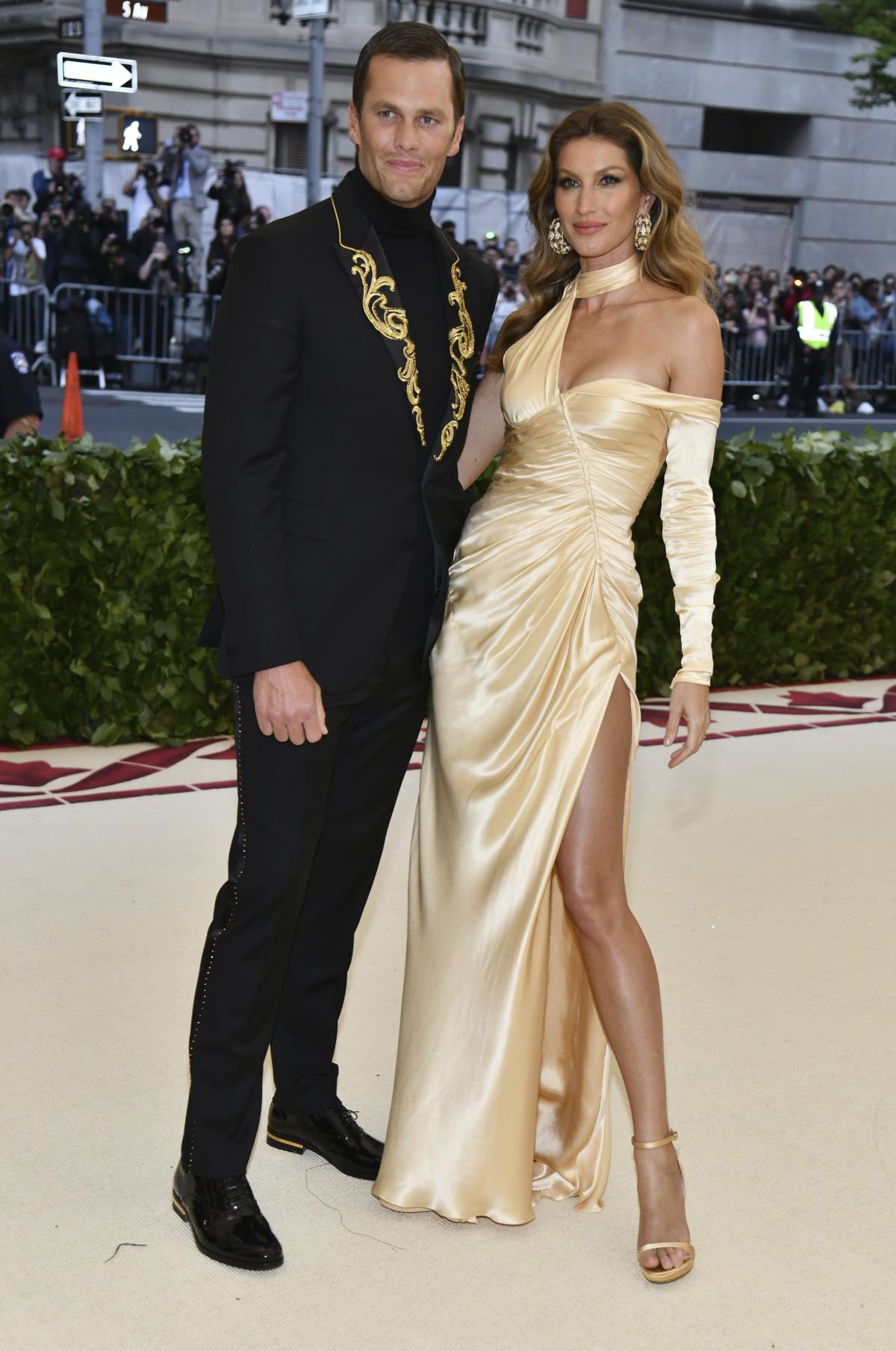 Gisele Bündchen and Tom Brady Wear Matching Leather Outfits - E! Online