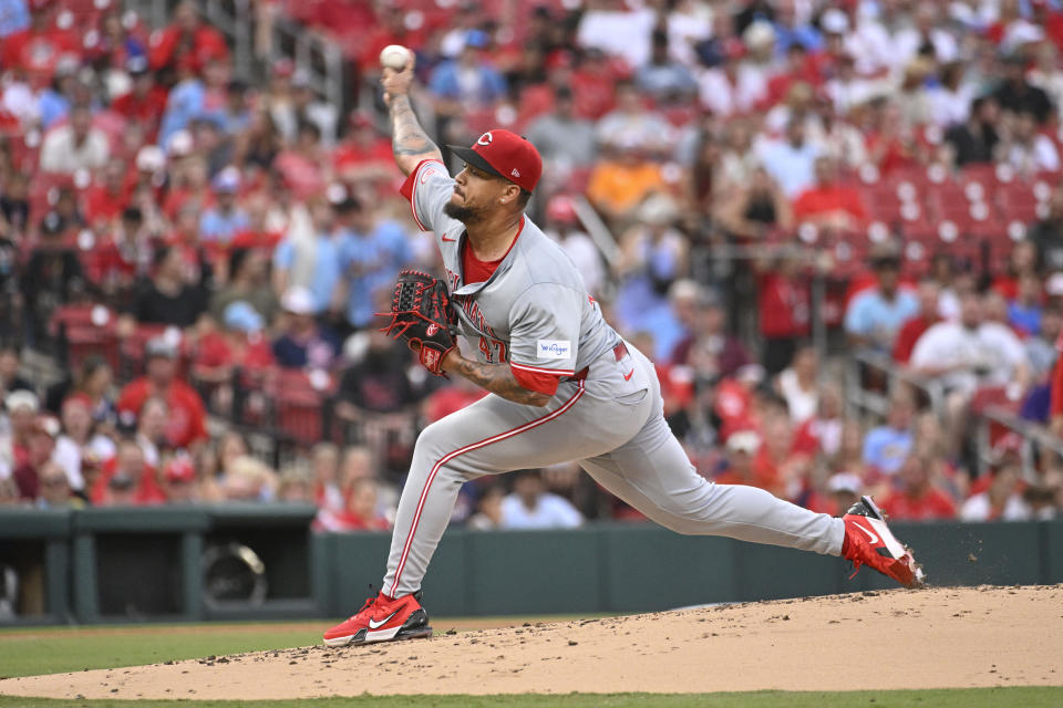 Cincinnati Reds starting pitcher Frankie Montas throws during the first inning of the team's baseball game against the St. Louis Cardinals, Friday, June 28, 2024, in St. Louis. (AP Photo/Joe Puetz)