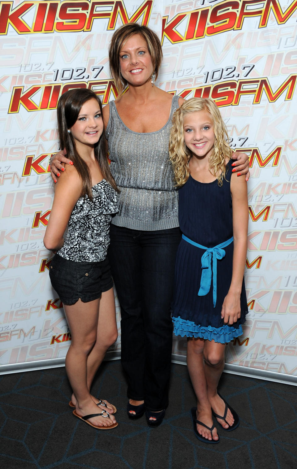 Kelly Hyland with daughters Brooke and Paige