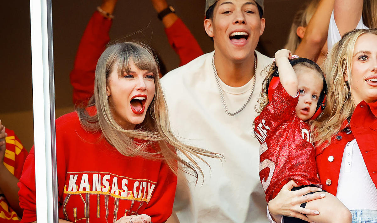 Taylor Swift appears to miss Chiefs-Chargers game with Travis Kelce on the  sidelines