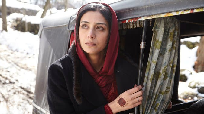 Tabu recently shot for her upcoming film Fitoor in Kashmir and was very comfortable with the local language, the people and the geography of the area. Last year, Tabu starred in Vishal Bhardwaj’s Haider, which required her to shoot extensively in the Kashmir Valley. Coincidently, this year, Fitoor took Tabu back to the valley. We bring you a list of Bollywood actors who have been lucky enough to shoot in the ‘heaven-on–earth’.