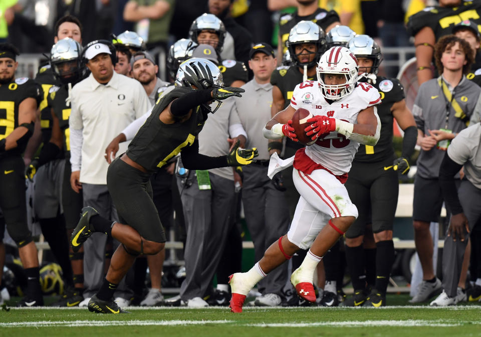 Wisconsin RB Jonathan Taylor rushed for 2,003 yards in 2019. (Photo by Chris Williams/Icon Sportswire via Getty Images)