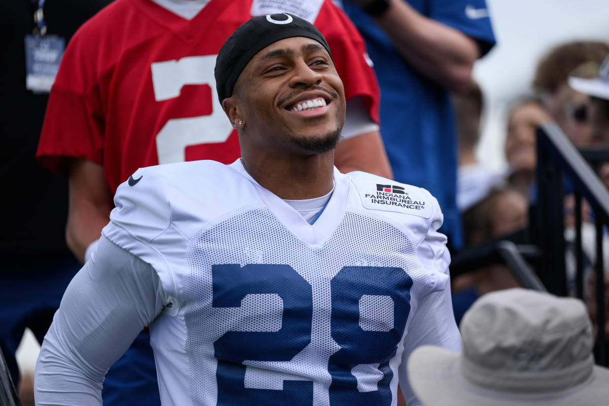 Jonathan Taylor is looking for a new backfield. Frank Schwab has takes on  who should go for him exclusively at Yahoo Sports 