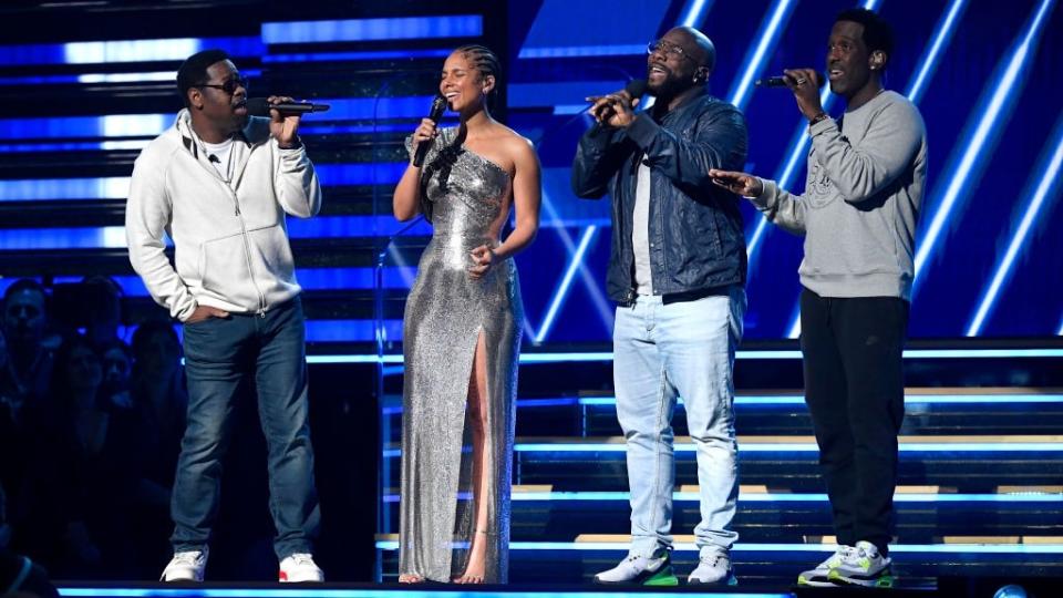 LOS ANGELES, CALIFORNIA – JANUARY 26: Alicia Keys (2nd from L) and Nathan Morris, Wanya Morris, and Shawn Stockman of Boyz II Men perform onstage during the 62nd Annual GRAMMY Awards at Staples Center on January 26, 2020 in Los Angeles, California. (Photo by Kevork Djansezian/Getty Images)