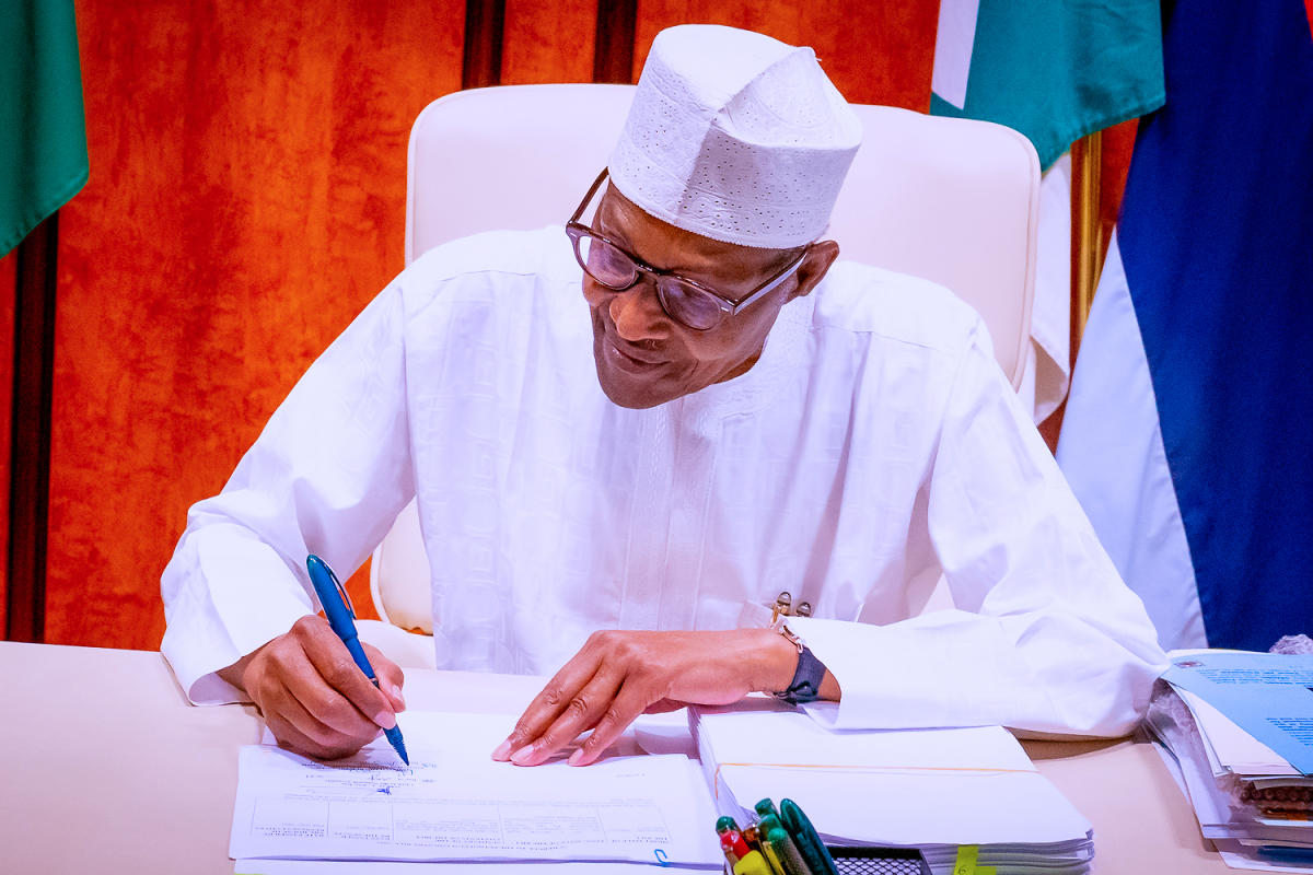 Nigerian president Muhammadu Buhari signs the Nigeria Start-up Act into law