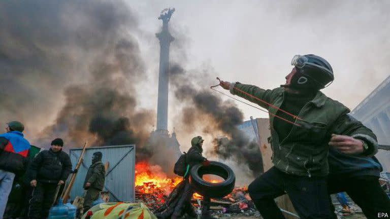 Las barricadas de la Plaza Maidan, en la Plaza de la Independencia en el centro de Kiev, durante el levantamiento popular de 2014