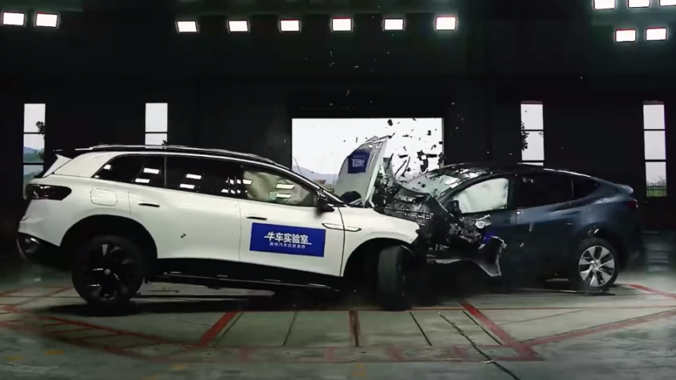 中國媒體進行了福斯ID.6跟特斯拉Model Y的撞擊測試，結果是福斯大勝特斯拉。(圖片來源/ Car Crash Test)