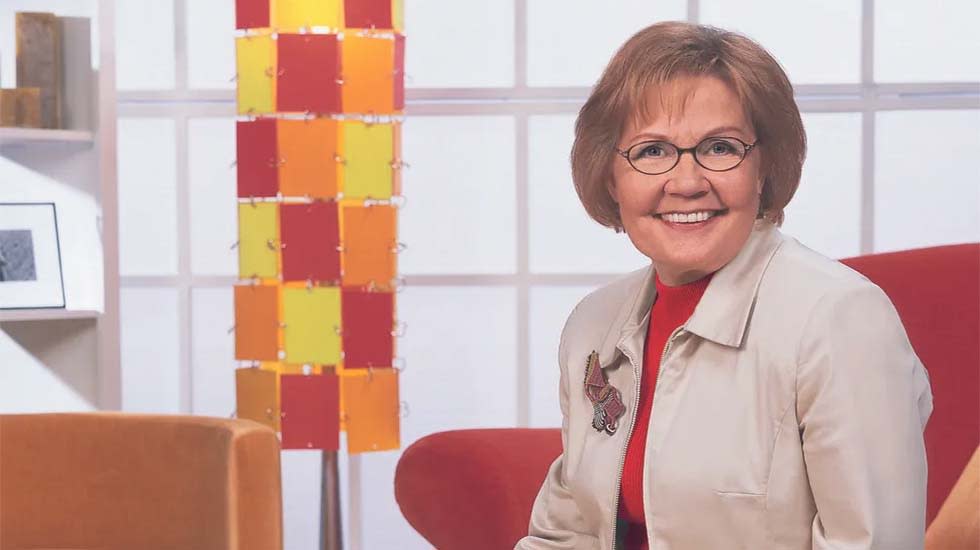 Carol Duvall Crafty Tv Host Has Died At Age 97 3379