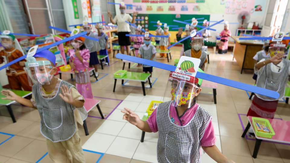 Distancia social en niños pequeños.