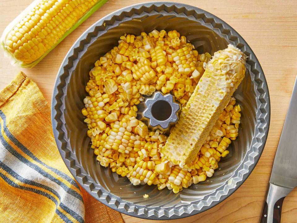 how to cut corn off the cob