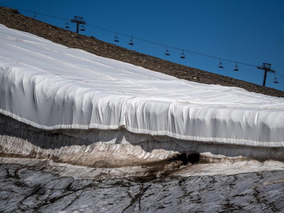 Blankets covering snow to prevent it from melting at the Tsanfleuron glacier on Les Diablerets, Switzerland (AFP/Getty)