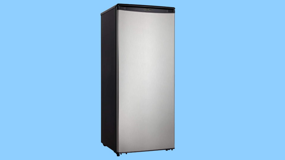 Although the appearance of this Danby fridge is simple, its functions are spectacular.