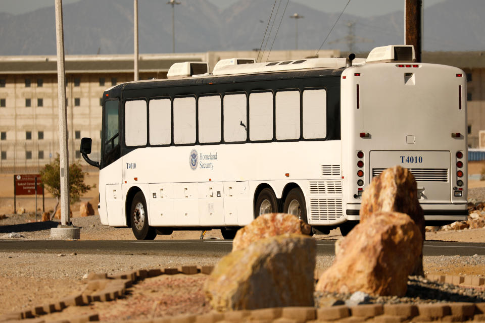 Asylum-seekers arrive at the federal prison in Victorville, California, on June 8, 2018. (Photo: Patrick Fallon / Reuters)