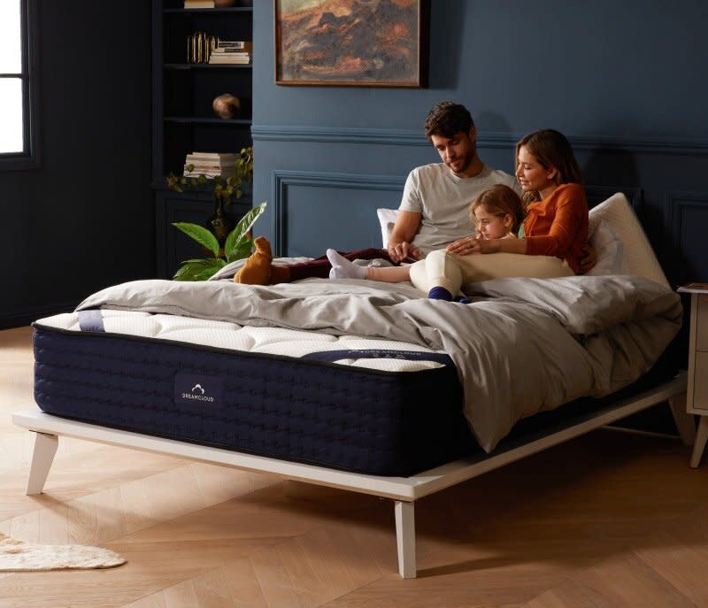 dreamcloud luxury hybrid mattress