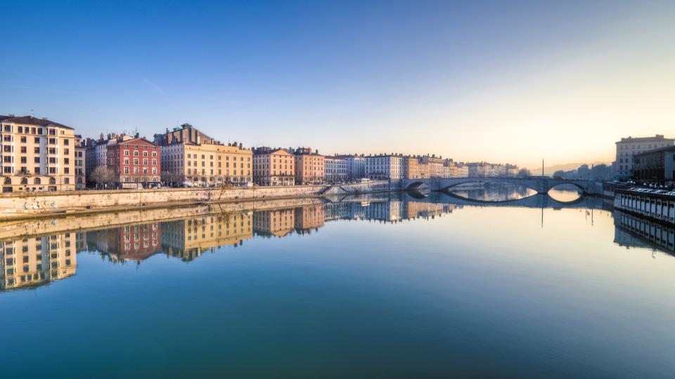 <p>18 – Lyon<br>La capitale des Gaules a un prix de l’immobilier élevé. Pour cet apport, vous n’aurez qu’un 53 m². (Getty)</p>