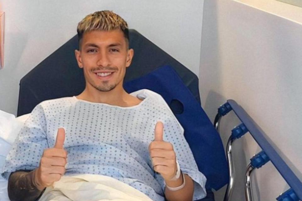 Lisandro Martinez suffered a broken metatarsal bone in his foot (Instagram/@lisandromartinezzz)