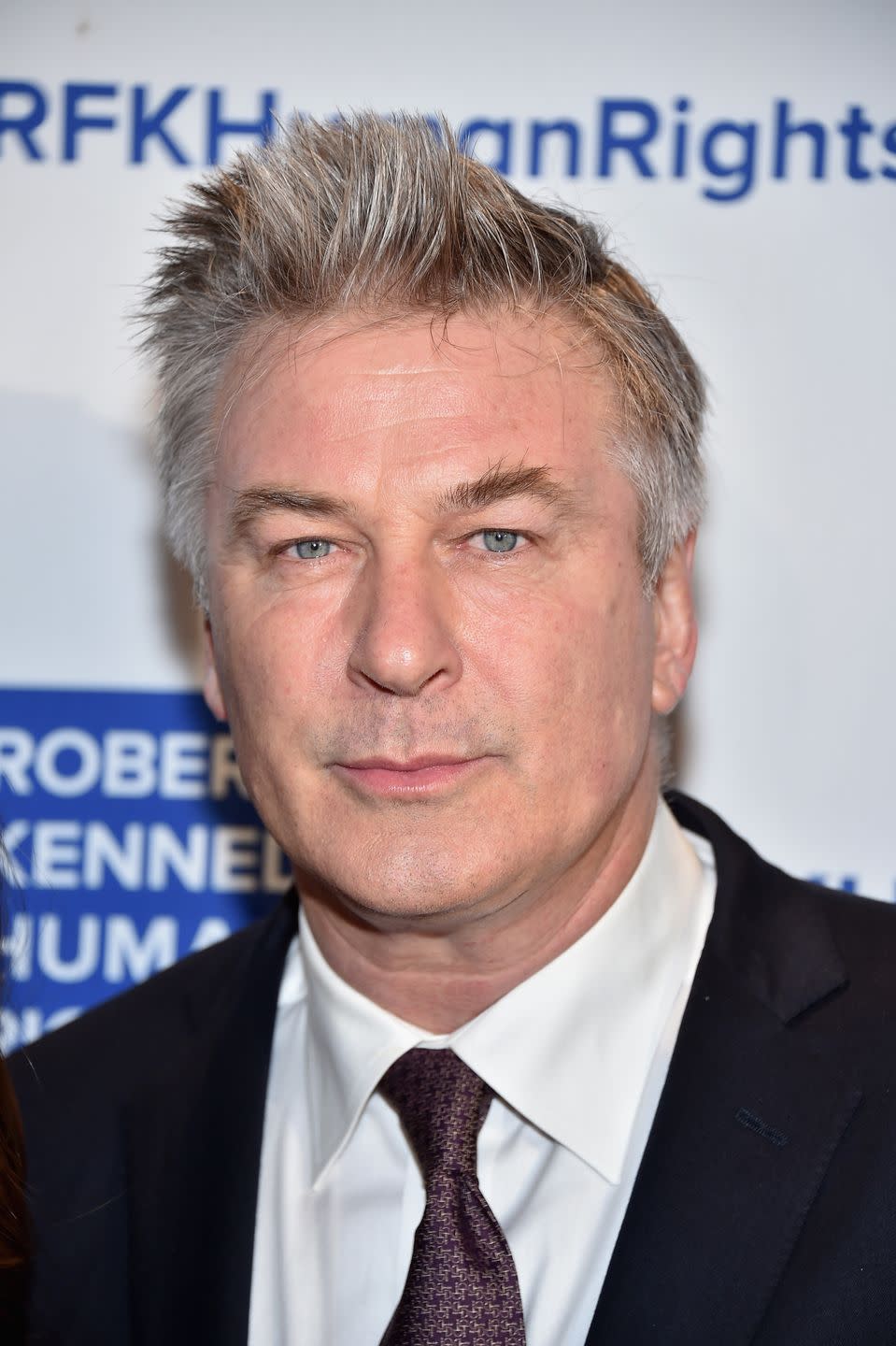 <p>The actor, who has recently been sporting a blonde wig while playing Donald Trump on <em>Saturday Night Live</em>, let his brown and gray as of late.</p>