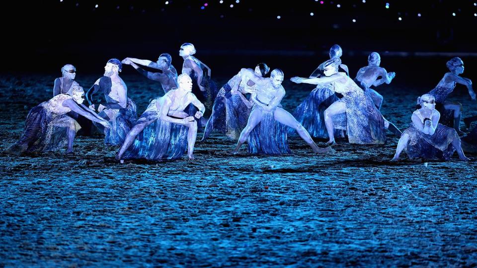 <p>Indigenous dancers dazzle the crowd.</p>