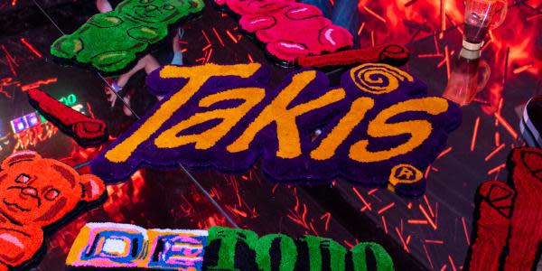 Así se vivió #TakisDeTodoMucho, el épico evento de Takis con estrellas y regalos