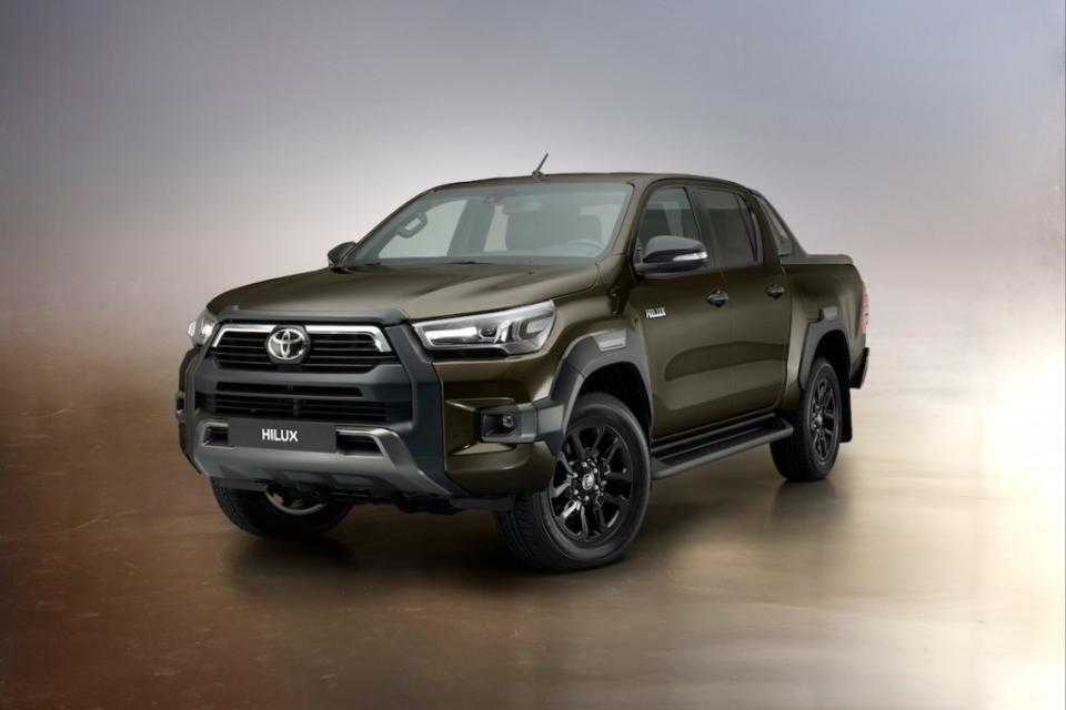 toyota-hilux-invincible