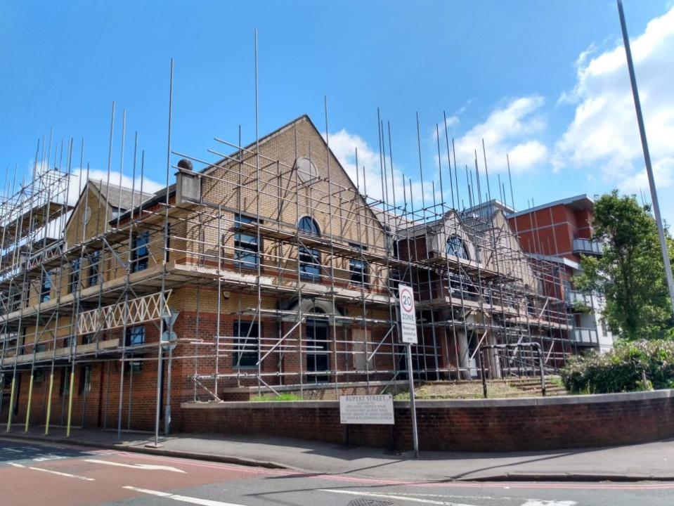 Reading Chronicle: Alexander House 205-207 Kings Road, Reading, which is undergoing a conversion from offices into flats. Credit: James Aldridge, Local Democracy Reporting Service