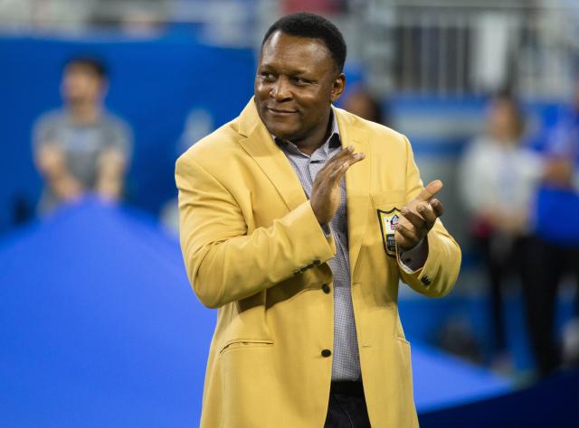 Statue of Lions legend Barry Sanders unveiled at Ford Field