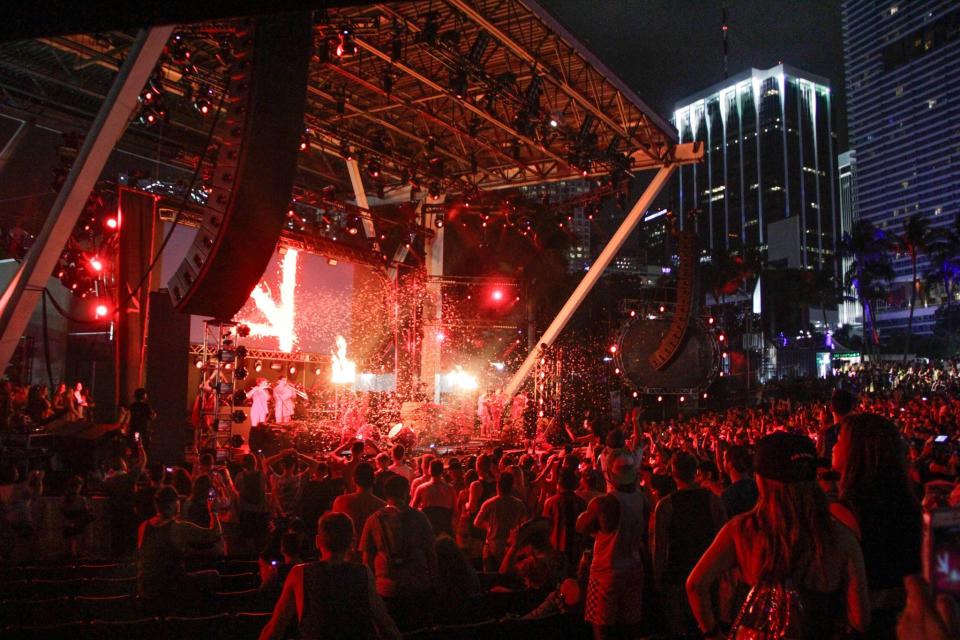 <p>Ultra Music Festival – Día 1. Crédito: Migue León http://instagram.com/miguesphotobook </p>