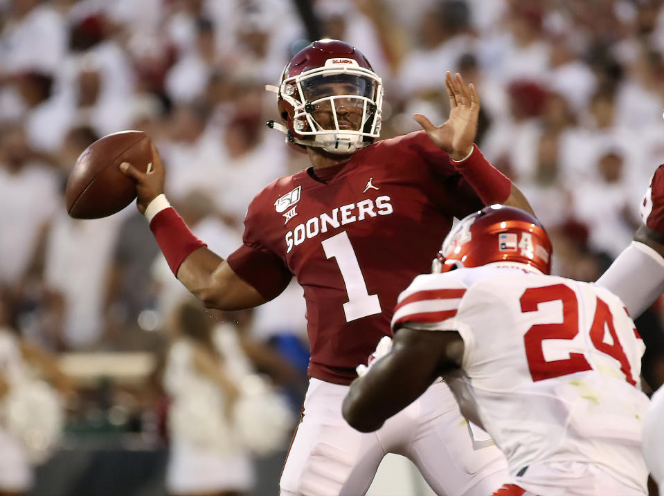 Oklahoma Sooners quarterback Jalen Hurts (1) throws during the first half against the Houston Cougars. (USAT)