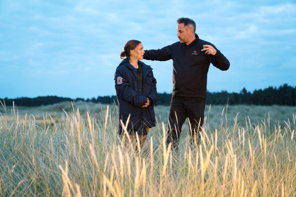 Natalie Portman, director and screenwriter Alex Garland, on-set