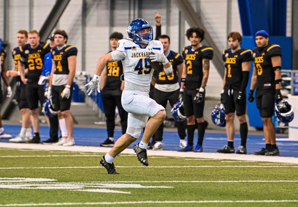 Brenden Begeman runs for a touchdown in the 2024 South Dakota State football Spring Game on Saturday, April 13, 2024.