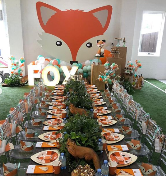 Forrest greenery and fox figurines decorated the kids table. Photo: Instagram/zoemarshall