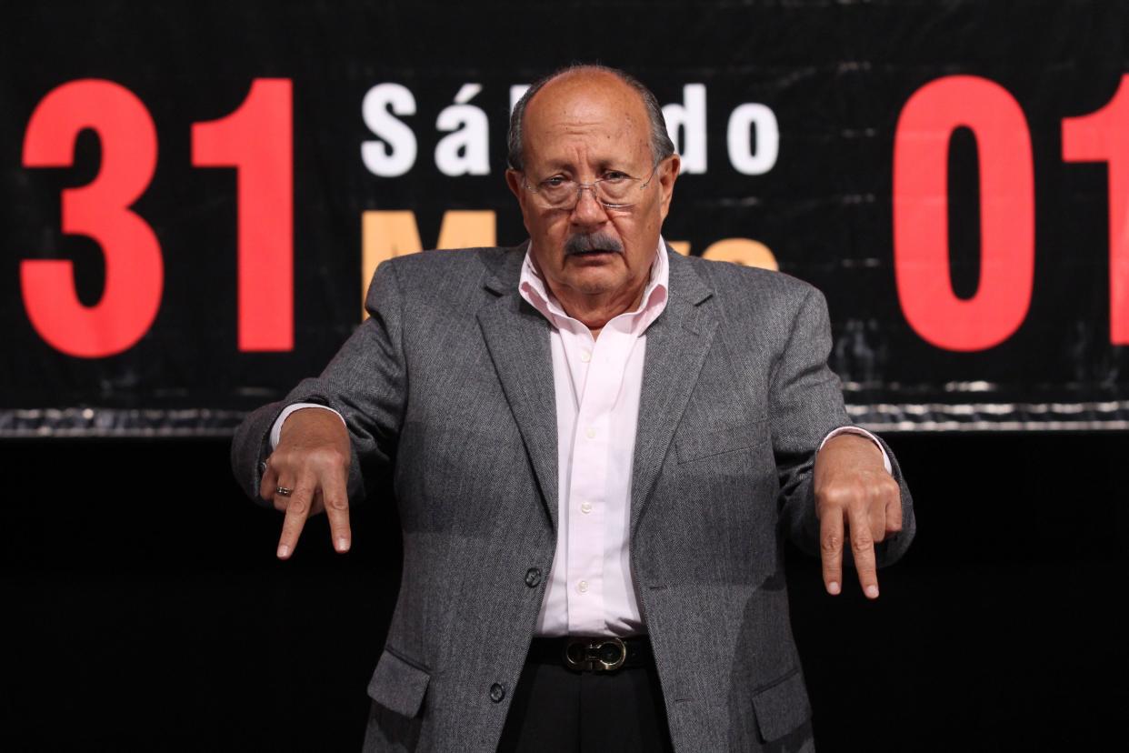 MEXICO CITY, MEXICO  MAY 20:  Mexican comedian Polo Polo attends a press conference to announce his new comedy show at Blanquita Theater on May 20, 2014 in Mexico City Mexico. (Photo by Edgar Negrete/Clasos/LatinContent via Getty Images)