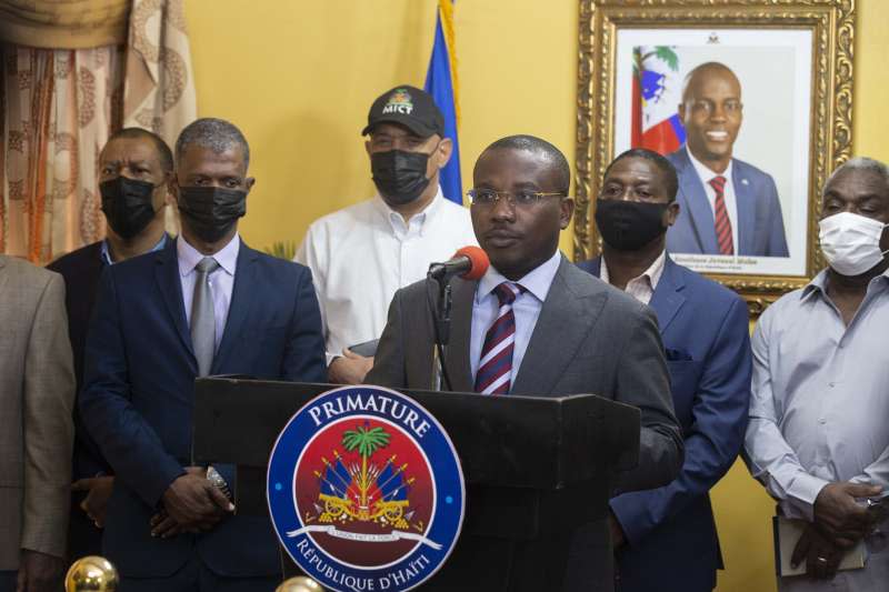 2021年7月8日，海地逮捕涉嫌暗殺總統的17名嫌犯，圖為海地臨時總理約瑟夫（AP）